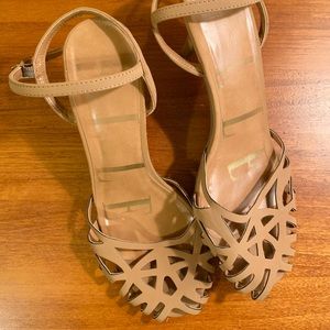 Elle heels